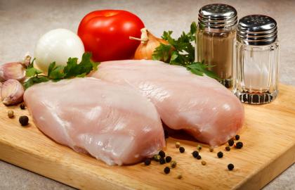 Інфляційний барометр: курятина стала дорожчою за свинину