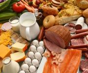 Украинцы едят только половину от нормы молочных продуктов, мяса и рыбы