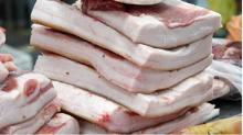 Свинарі України зазнають збитків через ввезення м'яса під виглядом сала з Польщі